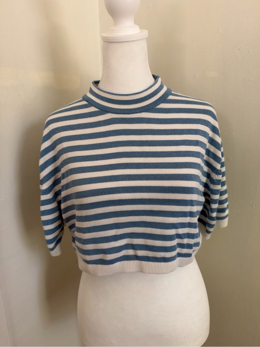 Zara blue and white striped crop top size Small